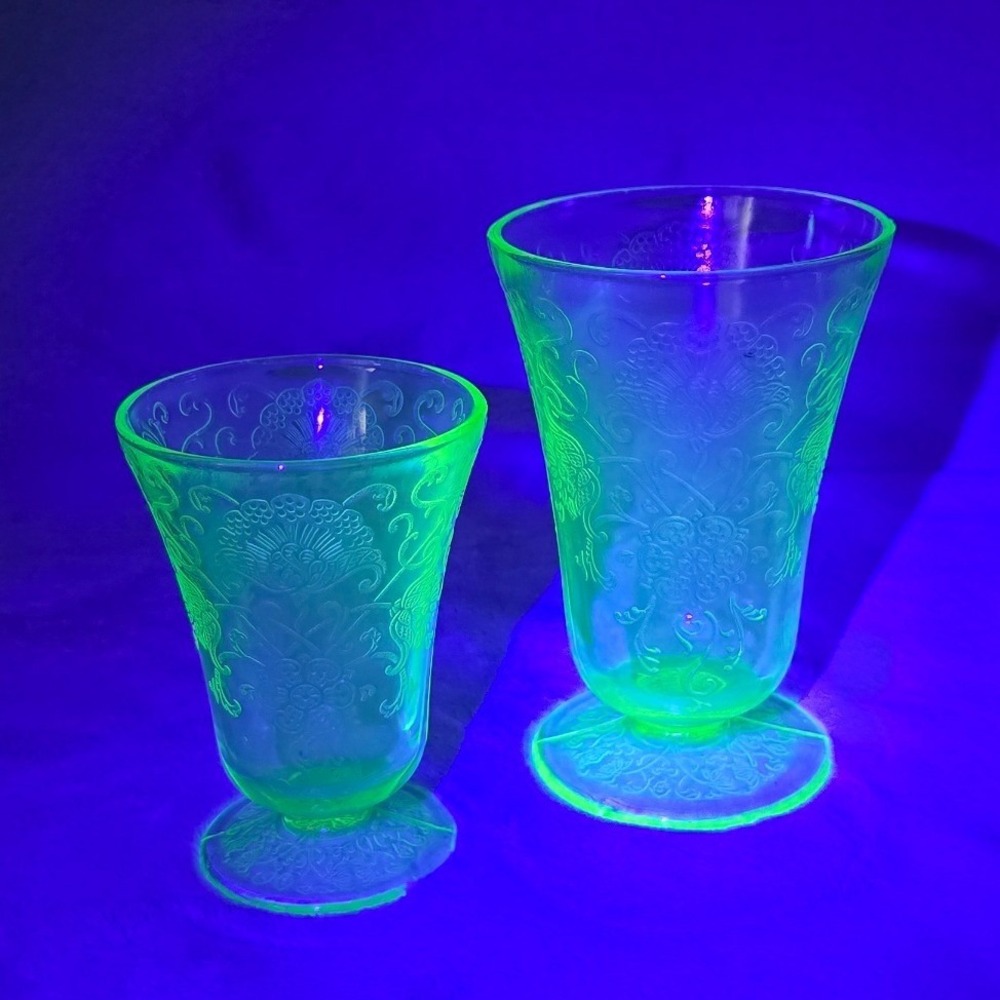 Vintage Hazel Atlas GREEN FLORENTINE #1 POPPY Footed Juice Glass SET/2